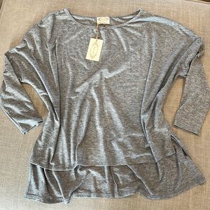 New Joyfolie Mia Joy L Aisha Top in Gray
